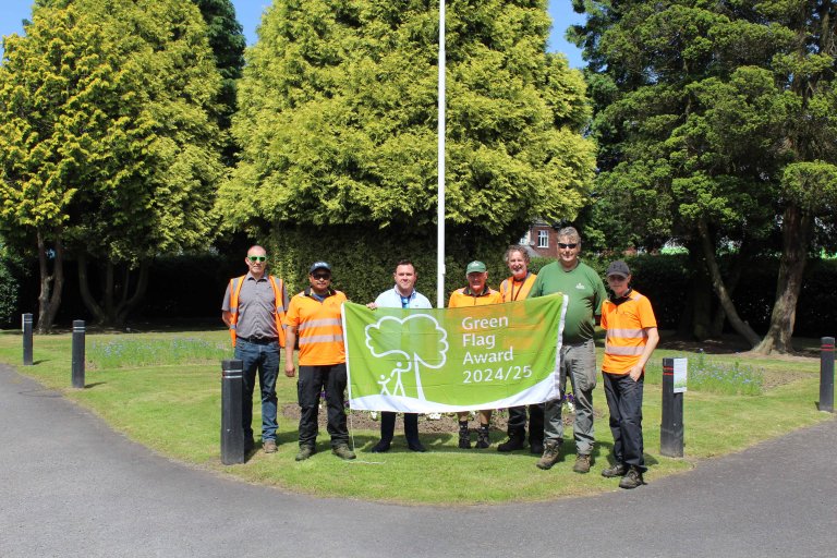 Broomleys Cemetery – The parks team (incl cemetery staff) and Councillor Wyatt with the Green Flag Award